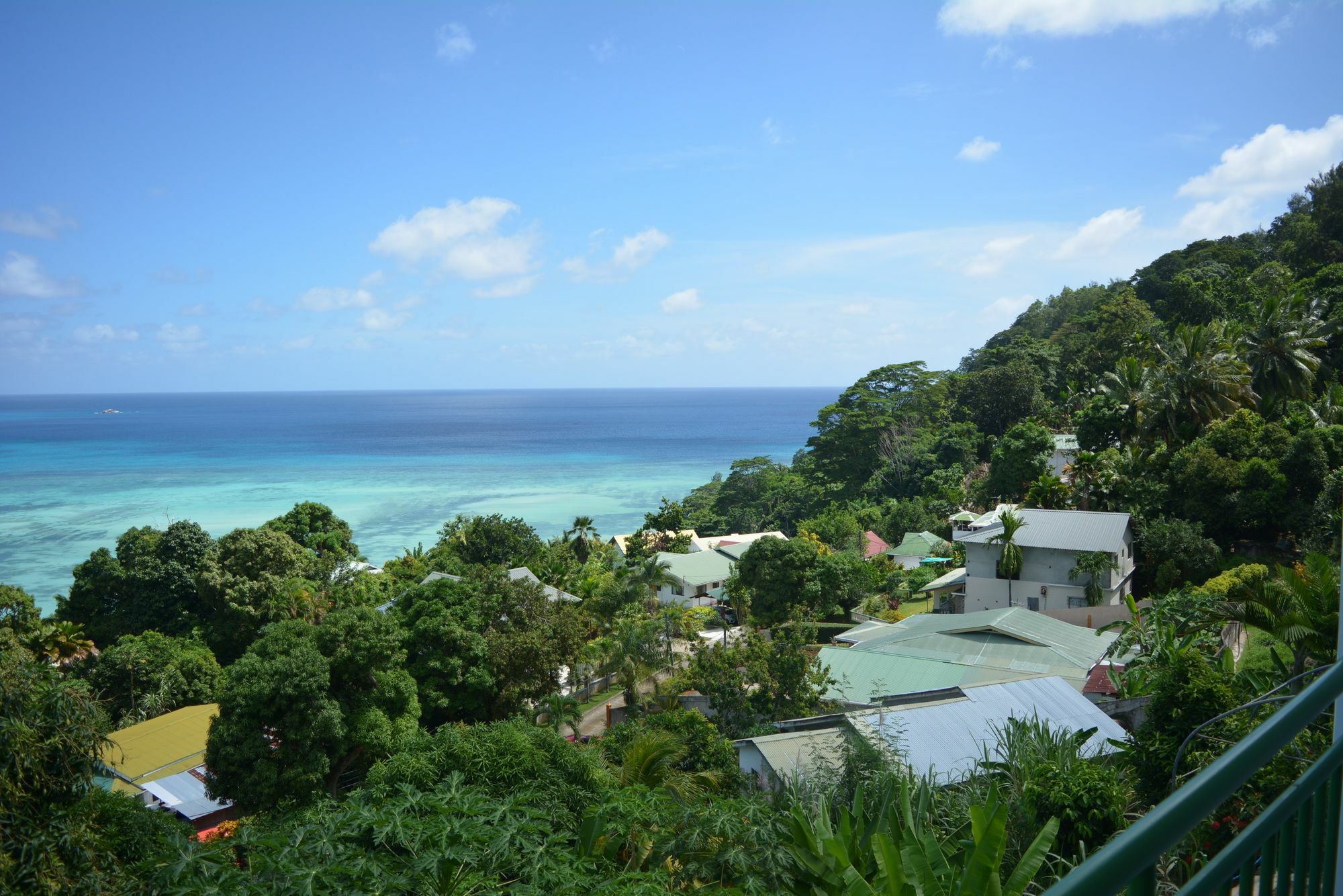 Manfiyo Guest House Anse Boileau Eksteriør billede